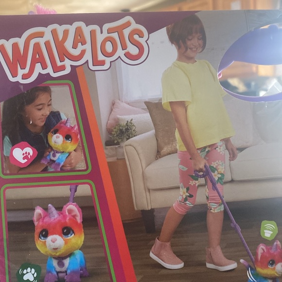 FurReal Walk a Lots rainbow cat4+ - Picture 6 of 10